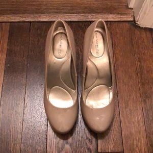 Bandolino Nude Pumps